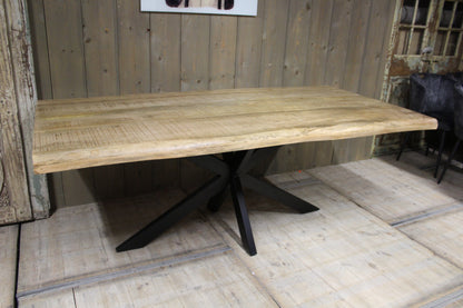 Eetkamertafel mangohout boomstam