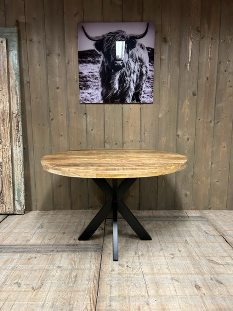 Eetkamertafel mangohout rond