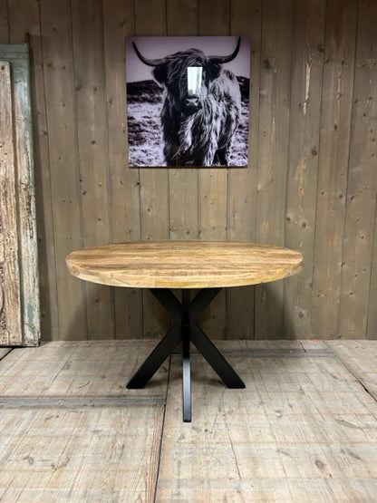 Eetkamertafel mangohout rond