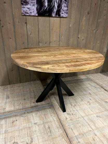 Eetkamertafel mangohout rond